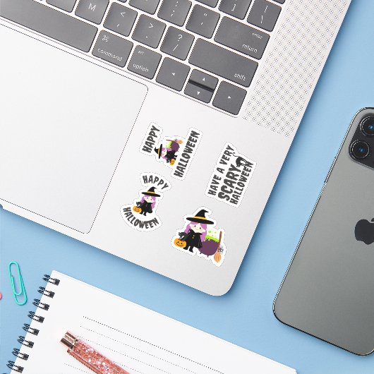Niedliches HexenHalloween-Sticker-Pack Aufkleber (Laptop mit iPhone)