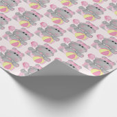 Niedliches Hippo mit Rattle and Ball Wrapping Pape Geschenkpapier (Ecke)