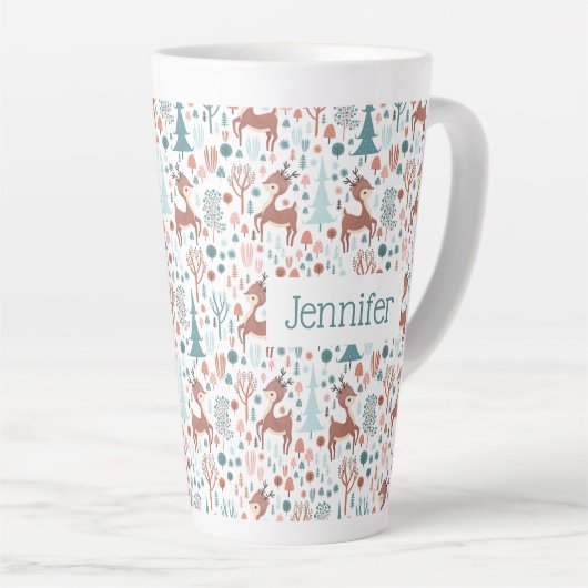 Niedliches Hirsch in Whimsical Forest Pattern Weih Milchtasse (Rechte Ecke)