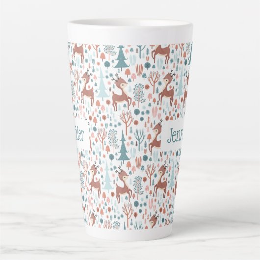 Niedliches Hirsch in Whimsical Forest Pattern Weih Milchtasse (Vorderseite)