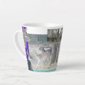 Niedliches Hirsch mit Pfauendesign Latte Tasse (Linke Ecke)