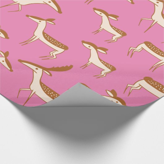 Niedliches Hirsch und Familie auf rosa Geschenkpapier (Ecke)