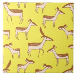 Niedliches Hirsch und Familie Fliese