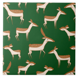 Niedliches Hirsch und Familie Fliese