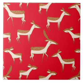 Niedliches Hirsch und Familie Fliese