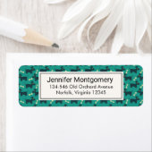 Niedliches Hundsmuster mit Knochen auf grünem Hint (Insitu)