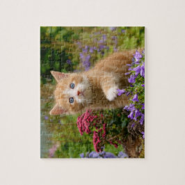 Niedliches Ingwerkätzchen im Garten Puzzle