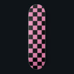 Niedliches kariertes (kariertes) rosa und schwarze skateboard<br><div class="desc">Suchen Sie nach einem rosa und schwarz karierten (karierten) Muster Skateboard?  Stöbern Sie auf unserer Website nach den trendigsten Boards,  die Sie zum Neid all Ihrer Freunde machen werden.</div>