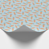 Niedliches Karottenmuster in hellblau Geschenkpapier (Ecke)