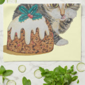 niedliches Kätzchen grauer Tabby, der Handtuch (Gefaltet)