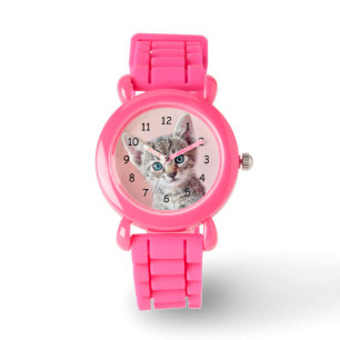 Niedliches Kätzchen mit blauen Augen. Armbanduhr