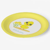 Niedliches Kätzchen mit Blume auf Gelb und Weißbuc Pappteller (Schrägansicht)