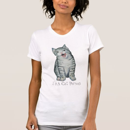 niedliches Kätzchen mit grauschwarz-weißer Pelzkun T-Shirt (Vorderseite)