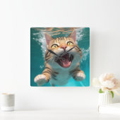 Niedliches Katzen Tauchen Unterwasser im Pool Funn Quadratische Wanduhr (Zuhause)