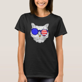 Niedliches Katzengesicht mit amerikanischer Flagge T-Shirt