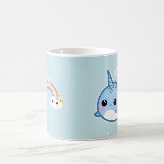 Niedliches kawaii narwhal mit Regenbogen- und Kaffeetasse (Mittel)