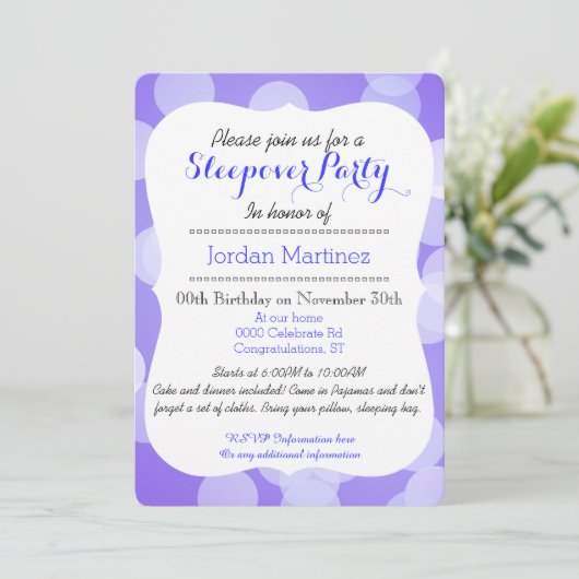 Niedliches Kawaii schlafendes roter Fuchs Einladung (Stehend Vorderseite)