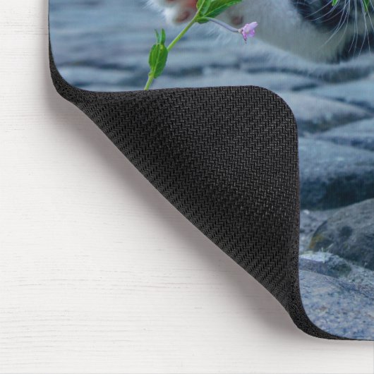 Niedliches Kleines Kitten mit Blume Mousepad (Ecke)