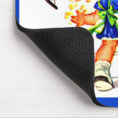 niedliches kleines Mädchen an der Wand Mousepad (Ecke)