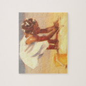 Niedliches kleines Mädchen, das im Sand spielt Puzzle (Vertikal)