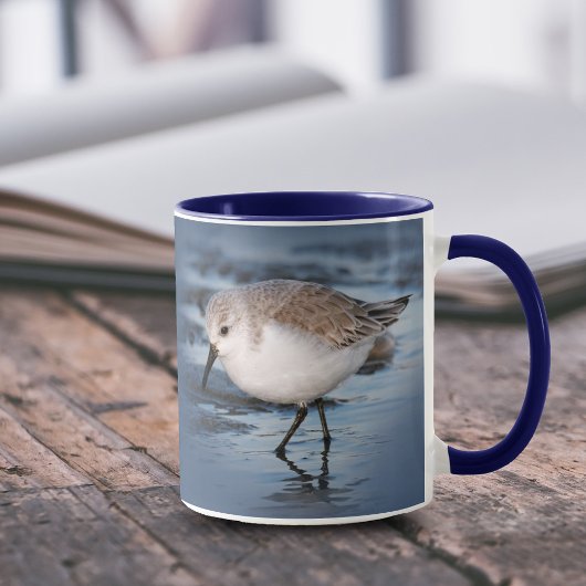 Niedliches Kleines Sanderling am Strand Tasse