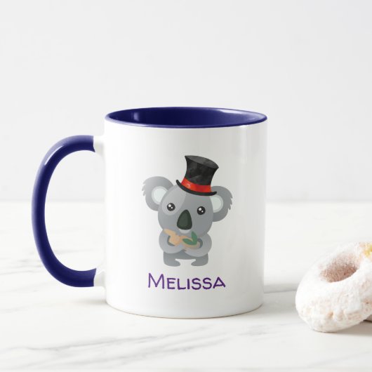 Niedliches Koala in einem Black Top Hat Custom Tasse (Mit Donut)