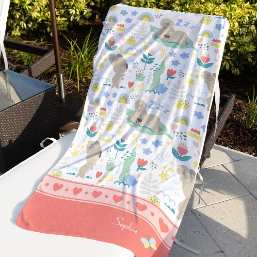 Niedliches Koala-Muster mit kleinem Mädchennamen a Strandtuch