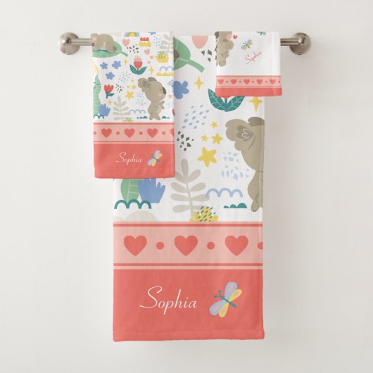Niedliches Koala Muster mit Mädchenname Rosa Badez Badhandtuch Set (Insitu)