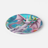 Niedliches Lächeln Baby Dragon mit Blume Pappteller (Schrägansicht)