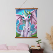 Niedliches Lächeln Baby Dragon mit Blume Wandteppich Mit Holzrahmen (Schlafzimmer)