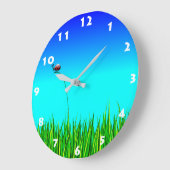NIEDLICHES LADYBUG IN GRAS MIT WEISSEN NUMMERN FÜR GROßE WANDUHR (Winkel)
