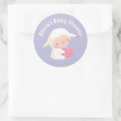 Niedliches Lamm-Umarmung Herz-Baby-Duschdekor Runder Aufkleber (Tasche)