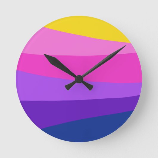 Niedliches, lebhaftes Design Blau Rosa Gelb Runde Wanduhr (Vorderseite)