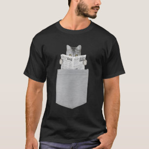 Niedliches Lesen der Katzenkatze in der Tasche T-Shirt