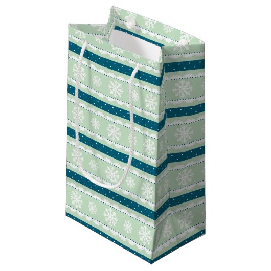 Niedliches Light Minze White Snowflakes Weihnachts Kleine Geschenktüte (Vorderseite Schrägansicht)