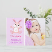 Niedliches Lila Bunny Baby Girl Foto Aqiqah Einladung (Stehend Vorderseite)