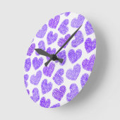 Niedliches Lila doodled Herz - Valentinstag Muster Runde Wanduhr (Winkel)