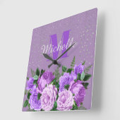 Niedliches Lila Floral Silber Glitzer Monogramm Quadratische Wanduhr (Winkel)