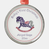Niedliches Lila Rocking Horse Baby's First Christm Ornament Aus Metall (Vorne)