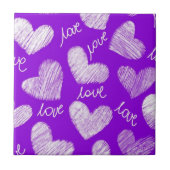 Niedliches Lila White Scribbled Herz mit Liebe Scr Fliese (Vorderseite)
