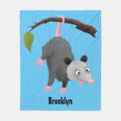 Niedliches lustiges Opossum aus Cartoon Fleecedecke (Vorderseite)