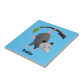 Niedliches lustiges Opossum aus Cartoon Fliese (Seite)
