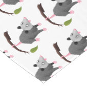 Niedliches lustiges Opossum aus Cartoon Kurzer Tischläufer (Ecke)