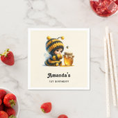 Niedliches Mädchen in Bee Costume mit Honey Geburt Serviette (Beispiel)