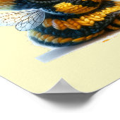 Niedliches Mädchen in BienenKostüm mit Honig Poster (Ecke)