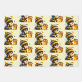 Niedliches Mädchen in BienenKostüm mit Honigmuster Geschenkpapier Set (Vorderseite 2)