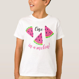 Niedliches Mädchen in einem Melon Wassermelone T-Shirt