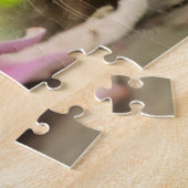 Niedliches Maine Coon Kätzchen in einem Garten - Puzzle (Seite)