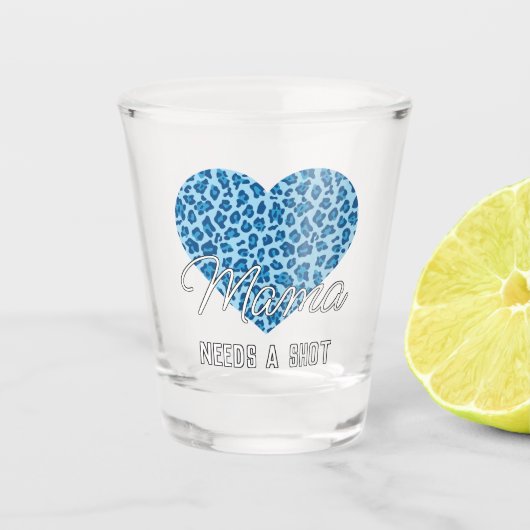Niedliches Mama Word Art on Blue Leopard Gemustert Schnapsglas (Vorderseite)