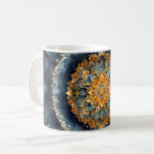 Niedliches Mandala Design auf blau mit Gold & Silv Kaffeetasse (Vorderseite Links)